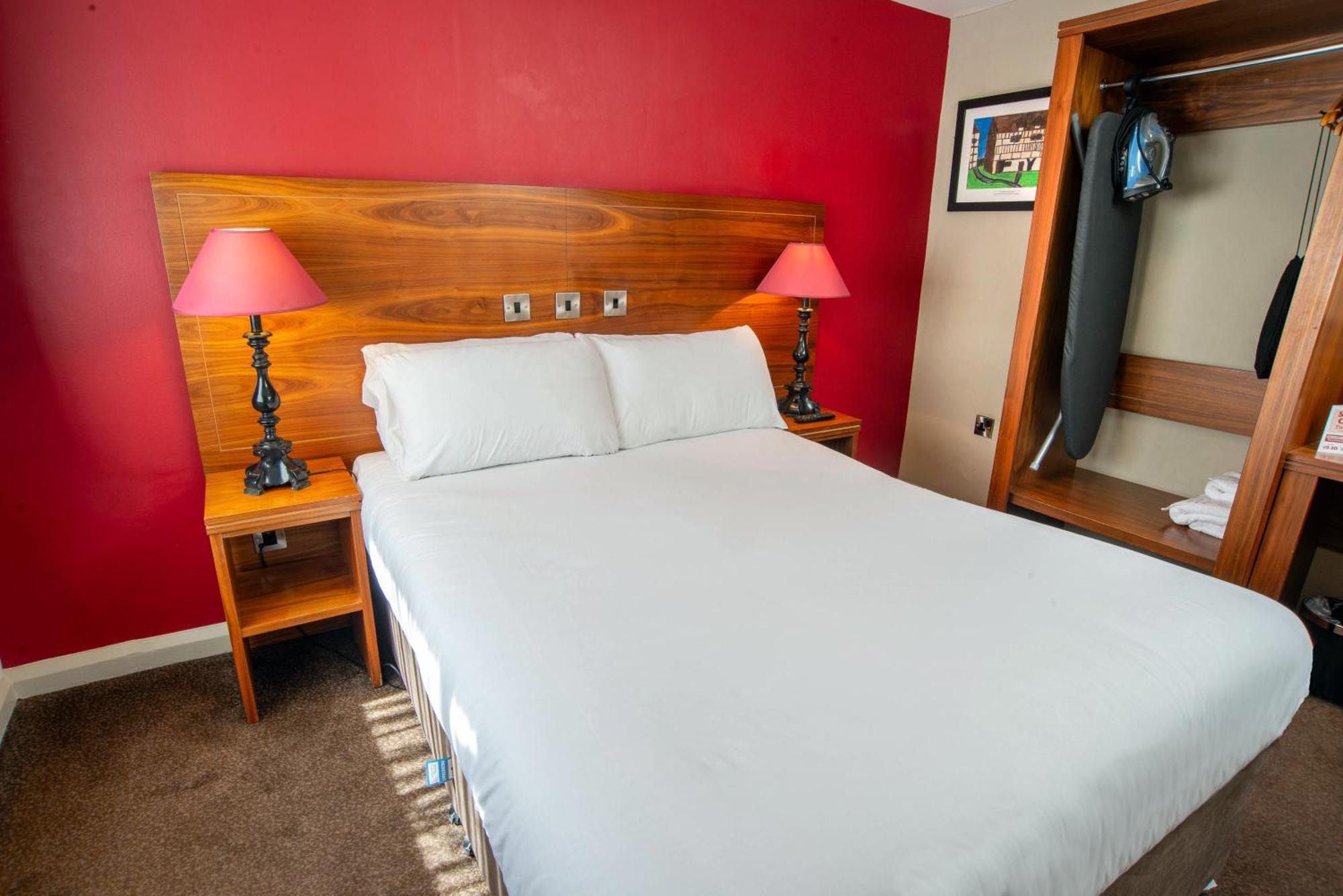 The Shrewsbury Hotel Wetherspoon Extérieur photo
