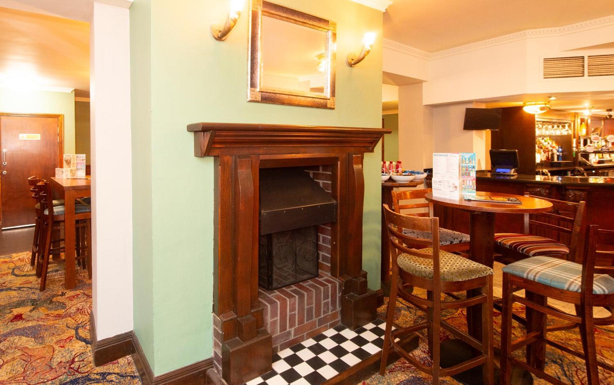The Shrewsbury Hotel Wetherspoon Extérieur photo